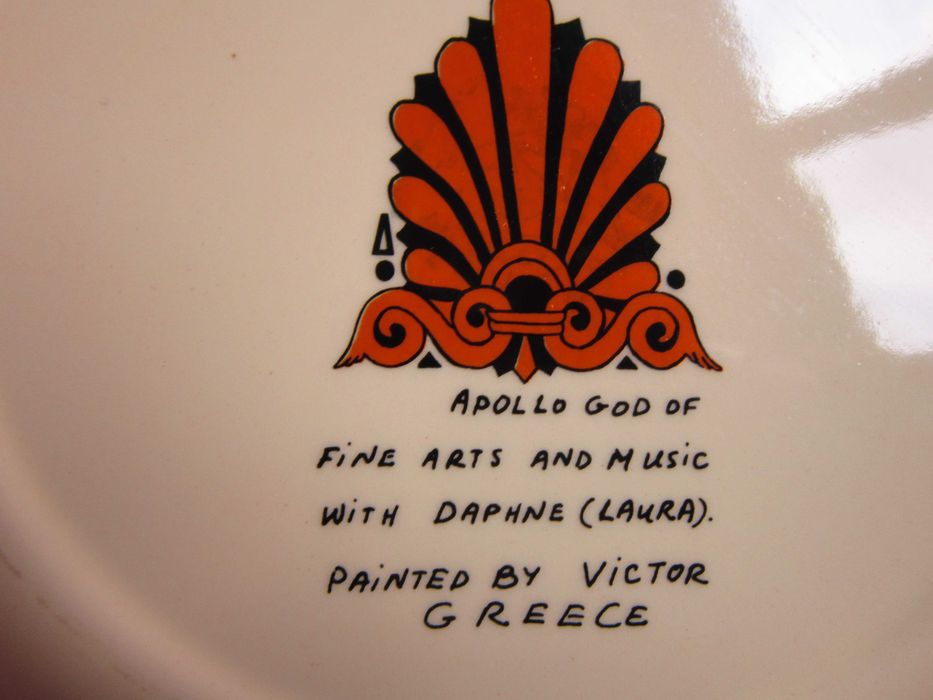 farfurie Grecia 1980 pictata manual Apollo si Daphne(Laura) cadou rar