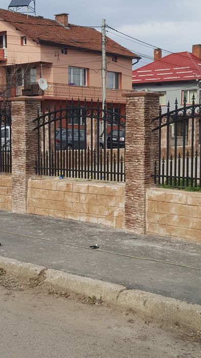 Метални врати и огради