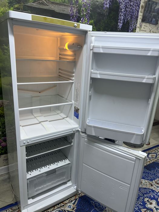 Продам Холодильник с Машинкой