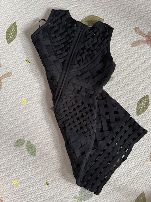 Черна ластична рокля