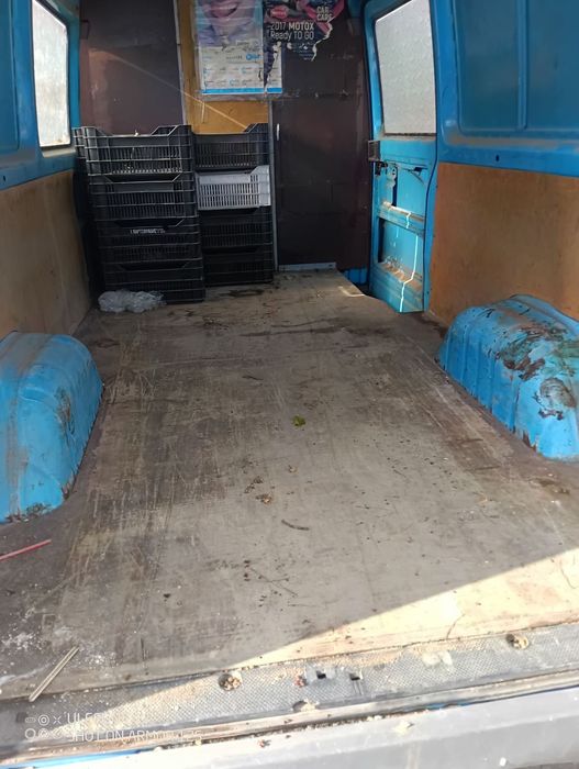 Продавам бус Мерцедес Sprinter  208D