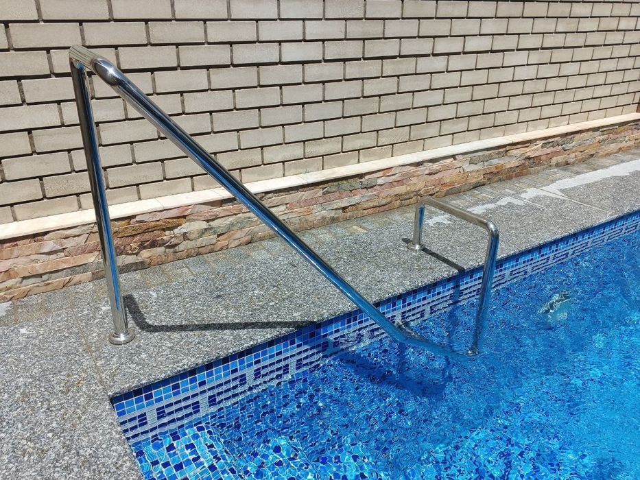 Электрические полотенцесушители, водянные полотенцесушители перила и л