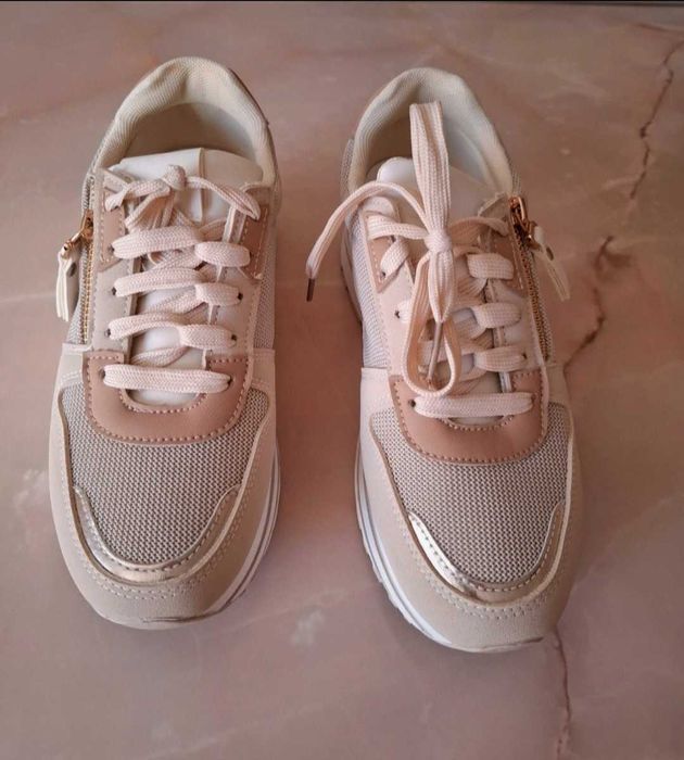 Sneakers, mărimea 38