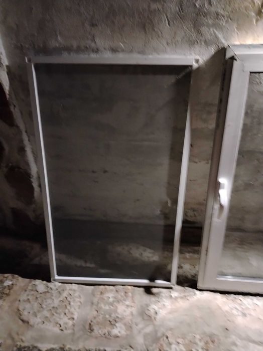 Алуминиев прозорец с каса и комарник 75см на 120см