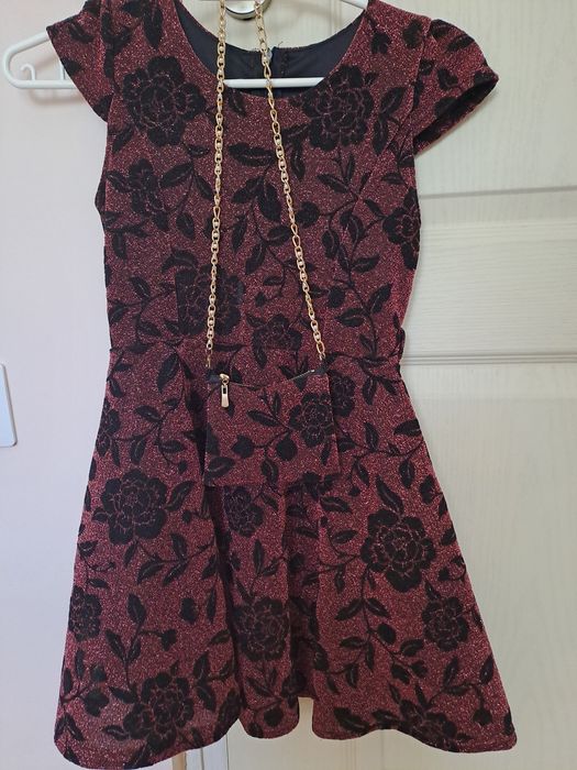 Официален детски гащеризон и роклички