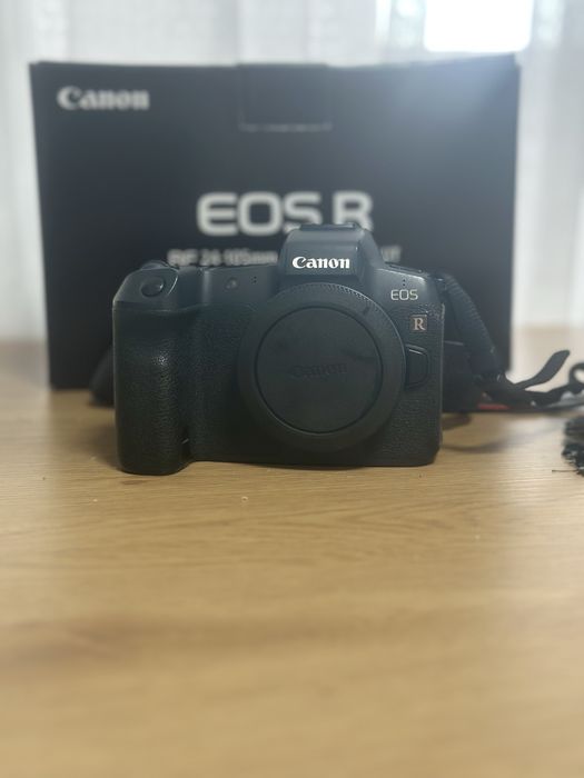 Фотоапарат Canon EOS R