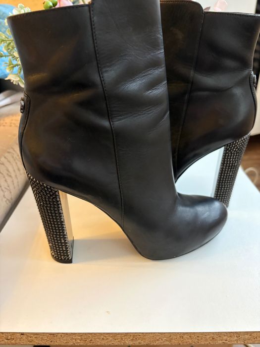 Ghete Guess piele naturală