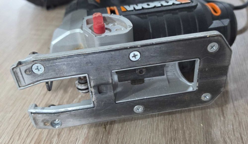 Прободен трион Worx WX479 750W