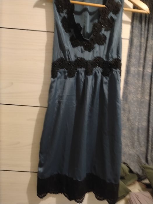 Rochie cokteil superba cu broderie Italia. Extrem de fina și potrivita pentru vou
