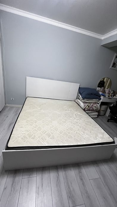 Продам кровать 2*180