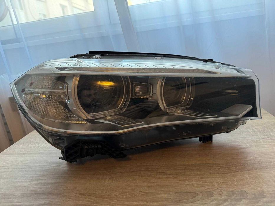 Far dreapta BMW X5 F15 X6 F16 Xenon + LED Original Europa 7290054