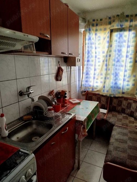 Vand apartament decomandat