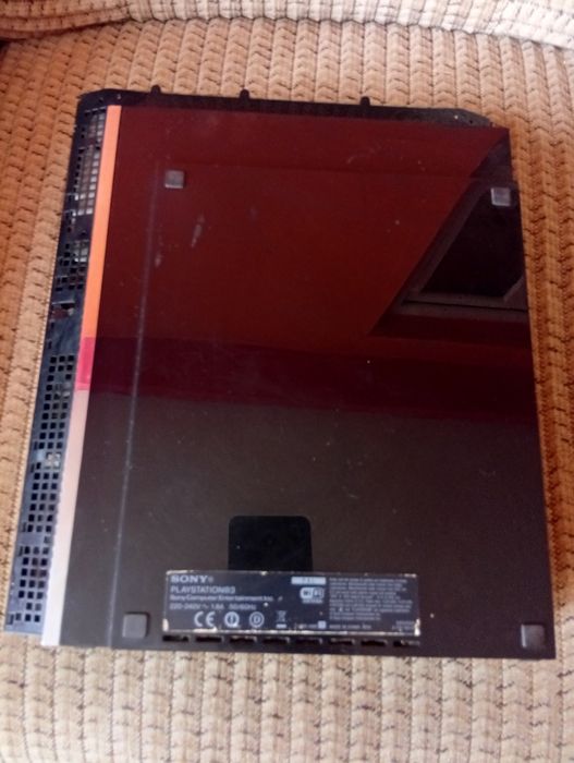 Vând PlayStation 3 150 RON