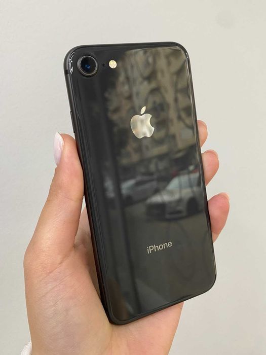 Iphone 8/ 64GB  (SH)