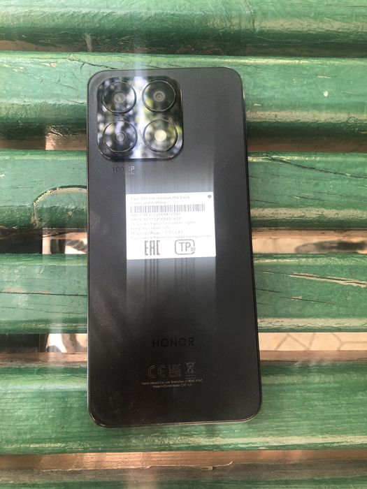 Продам honor x8c.