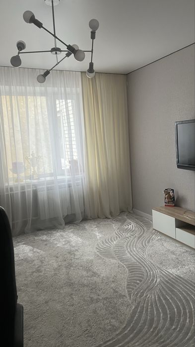 Продам 2-х комн кв мкрн Строитель