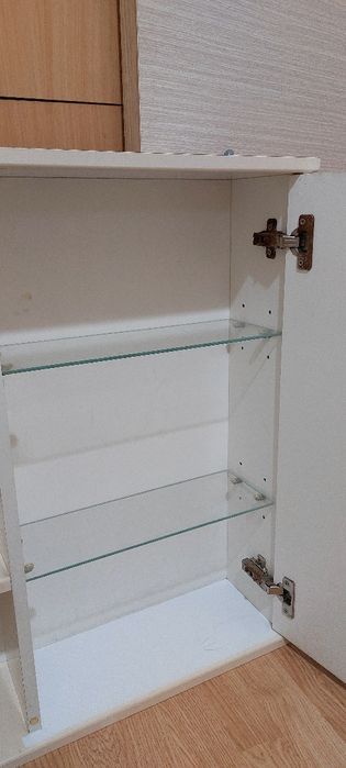 Продам зеркало-шкафчик