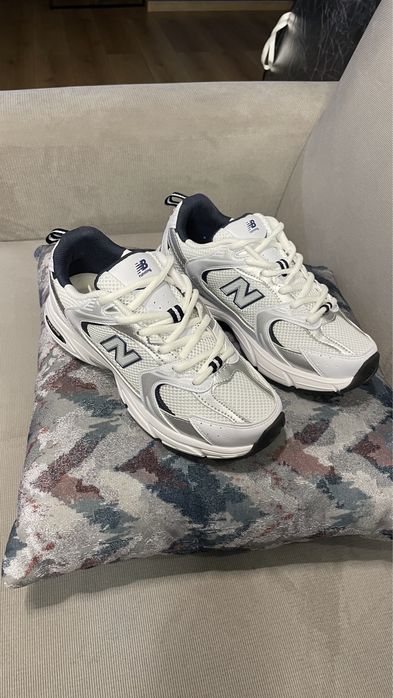 Дамски маратонки New Balance 530