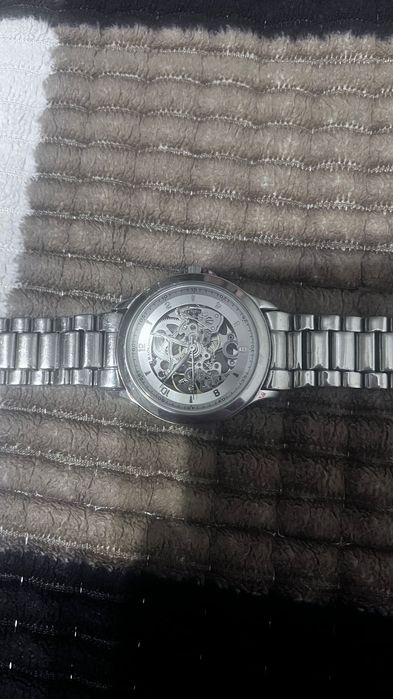 Продаю часы серебро