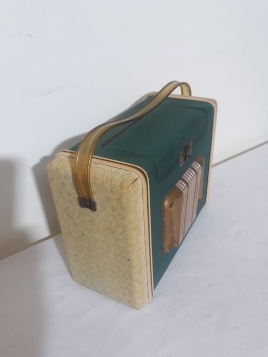 Aparat de radio vechi, de colectie