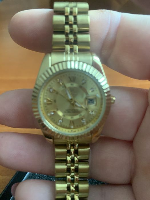 Дамски часовник ,чисто нов