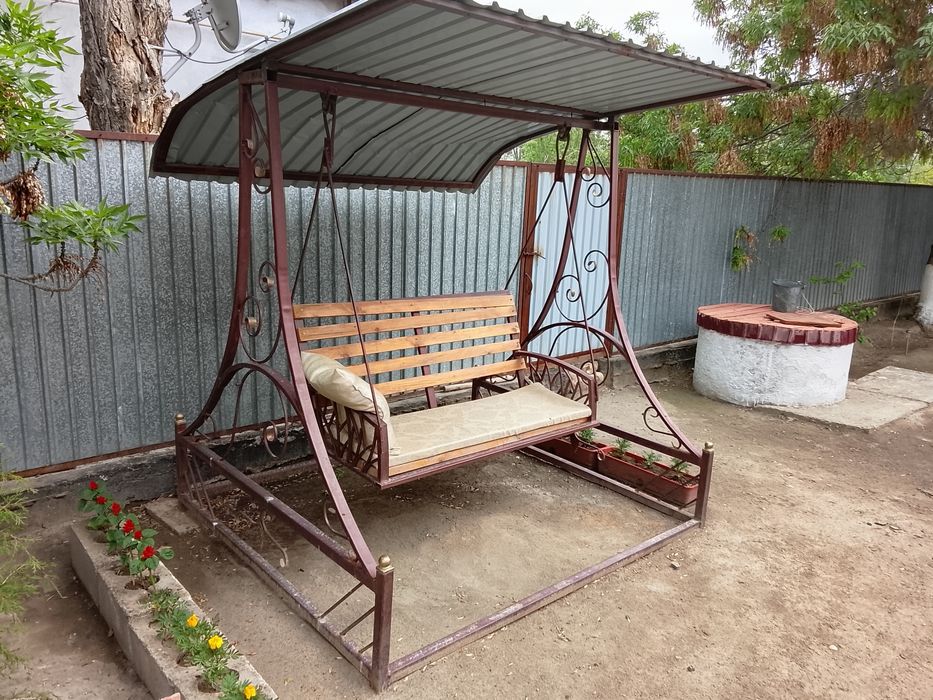 Качели на продаже