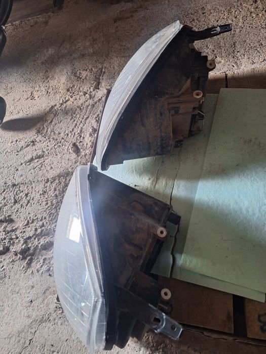 Продам фары на приору.