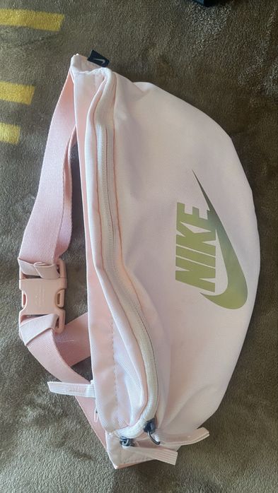 Поясные сумки разные бренды