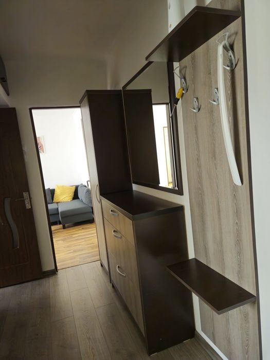 Închiriez apartament