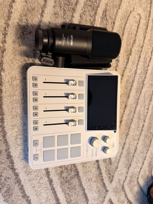 Pachet audio Rode Rodecaster Duo (alb) + Rode NT-USB+ (negru)