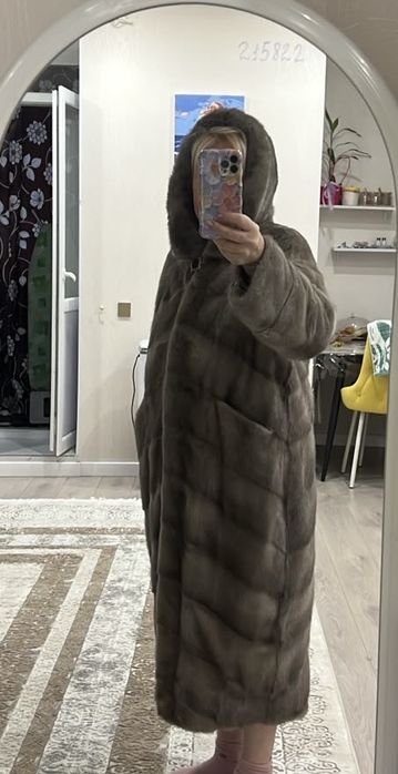 Продам норковую шубу