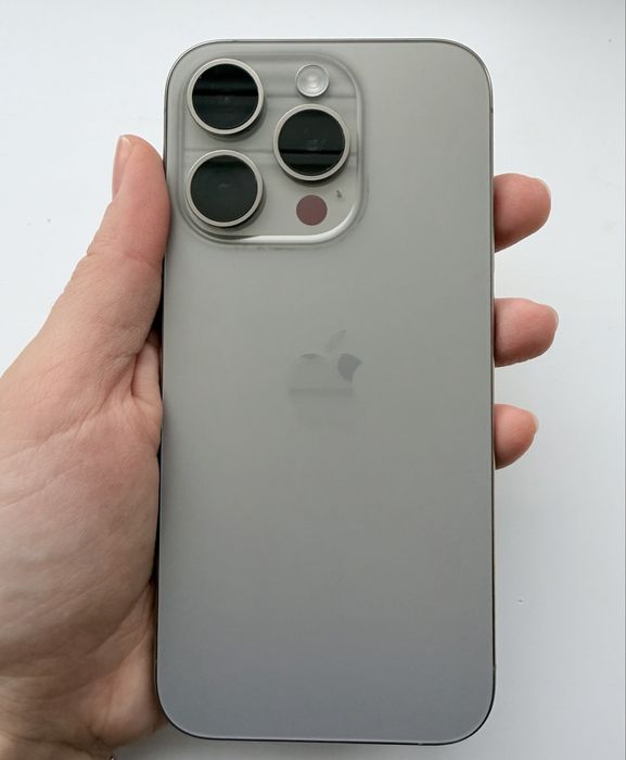 Продам Iphone 15 pro 256GB Esim