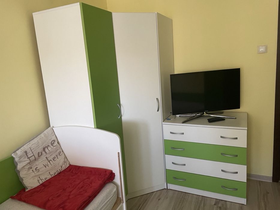 Продавам обзавеждане за детска стая