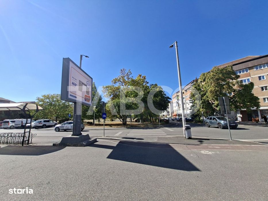 Apartament de inchiriat 2 camere zona Strand etaj 3 bucatarie separata
