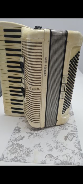 Acordeon Parot 80basi,Hohner 60basi Firotti 96 si Hohner 120