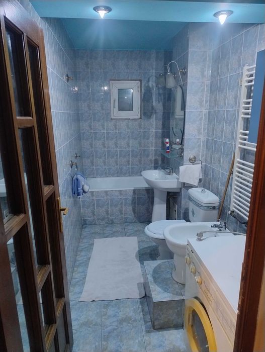 Închiriez ap 2 camere Bld Dacia Brazda lui Novac vis a vis mag Big