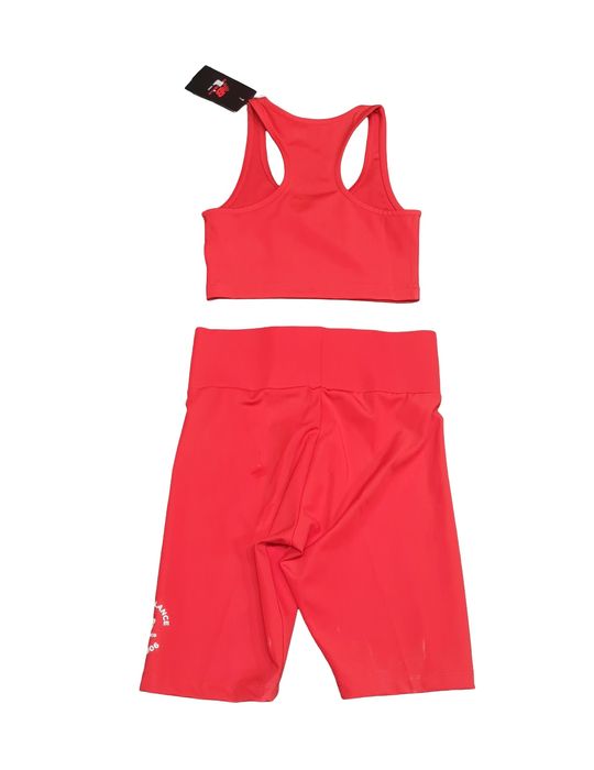 Дамски Сет New Balance 

Чисто нов с етикети.

Размер XS/S

Цена 49 лв