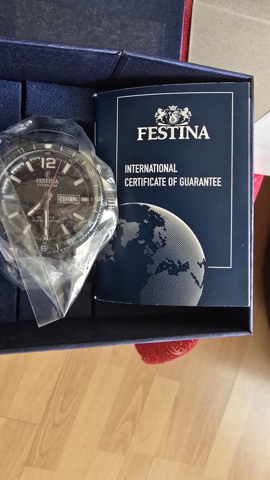 Продавам чисто нов часовник Фестина в оригинална опаковка купуван