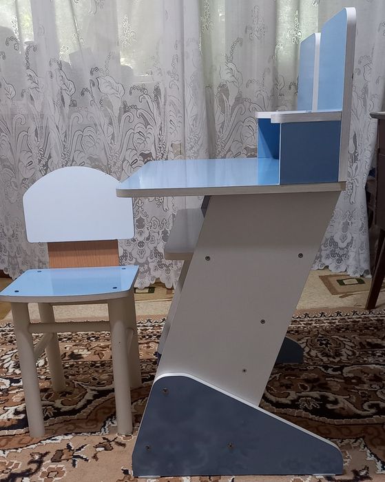 Продам детскую парту + стульчик из МДФ