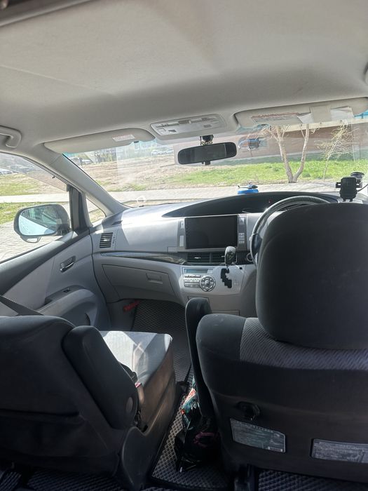 Продам тайота истима