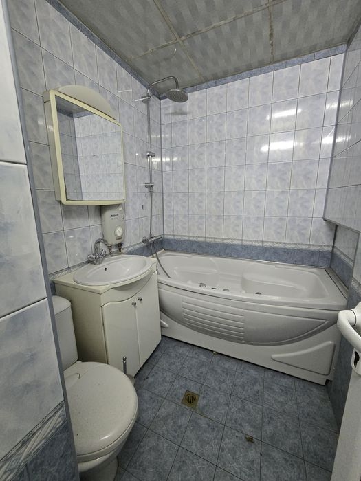 Продава 3-стаен кв. Изток, гр. Перник