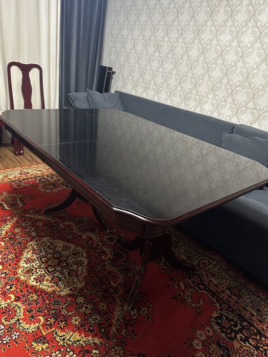 Стол и 8 стульев