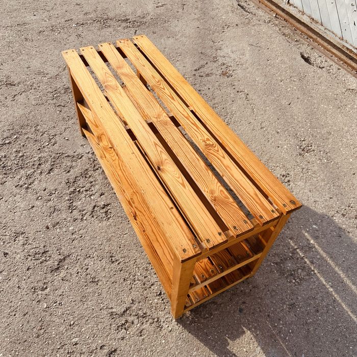 Шведска дървена пейка с рафтове – масив
