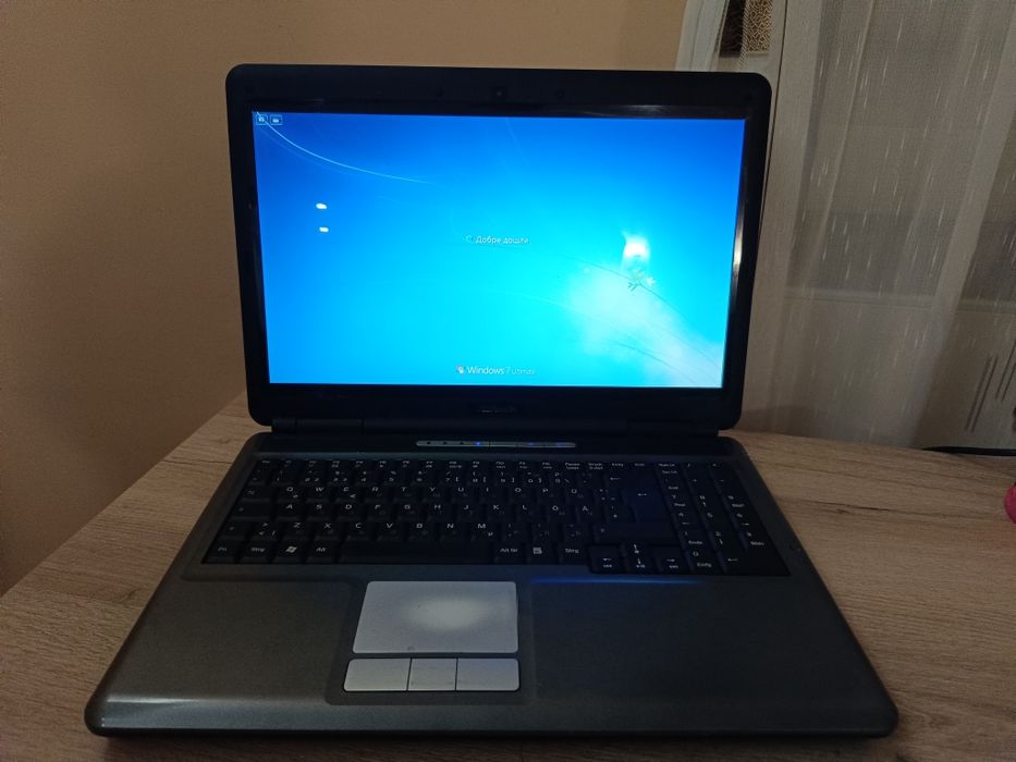 Лаптоп ASRock M15/Asus