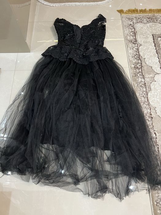 Дамски рокли   1 бройка 40 евро