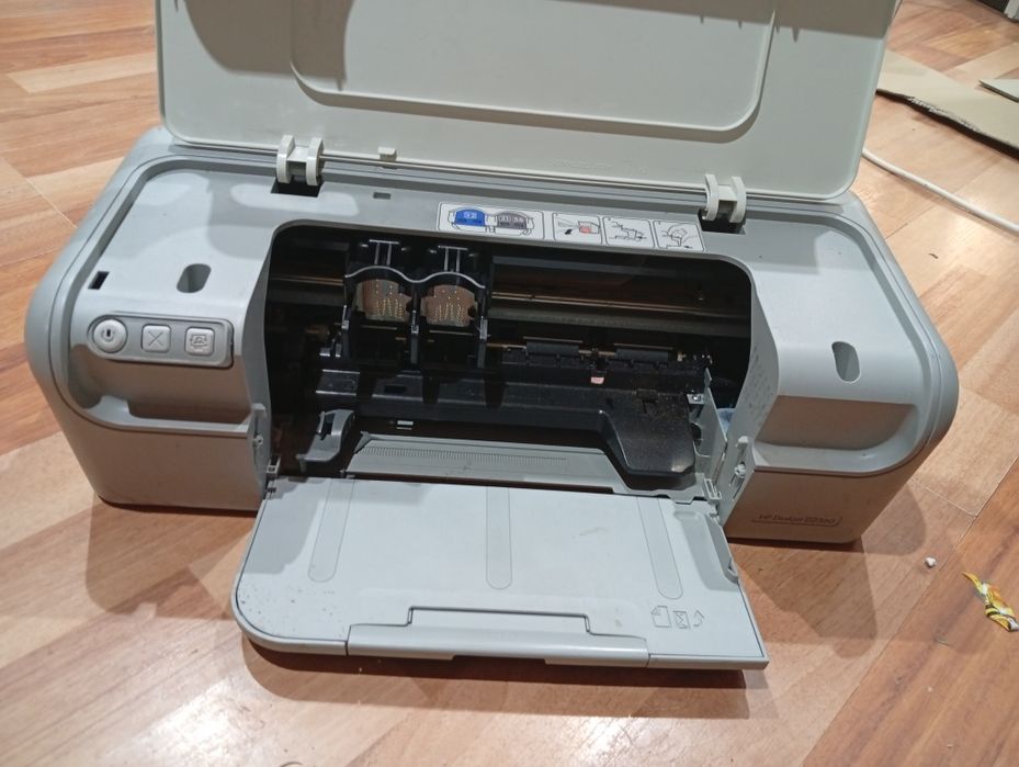 Imprimanta HP Deskjet D2360
