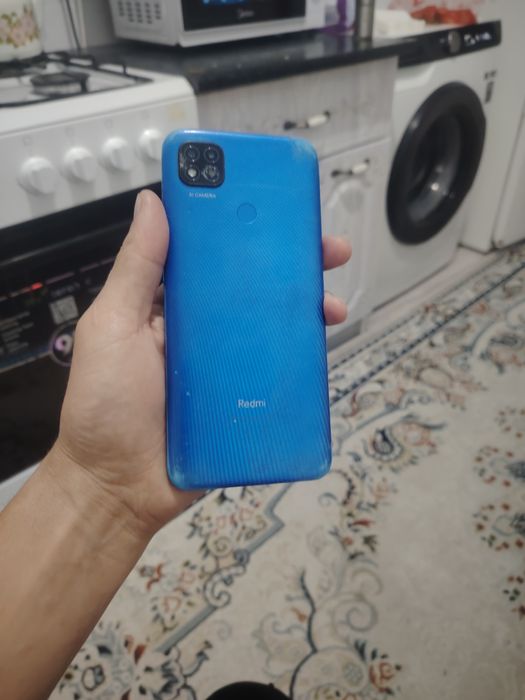 Телефон почти новый