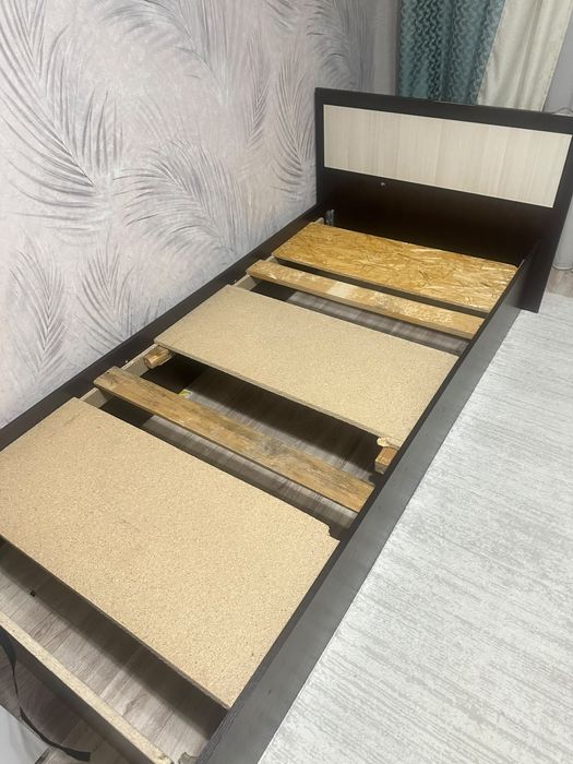 Продам кровать 90/200 см