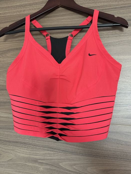 спортно бюстие nike