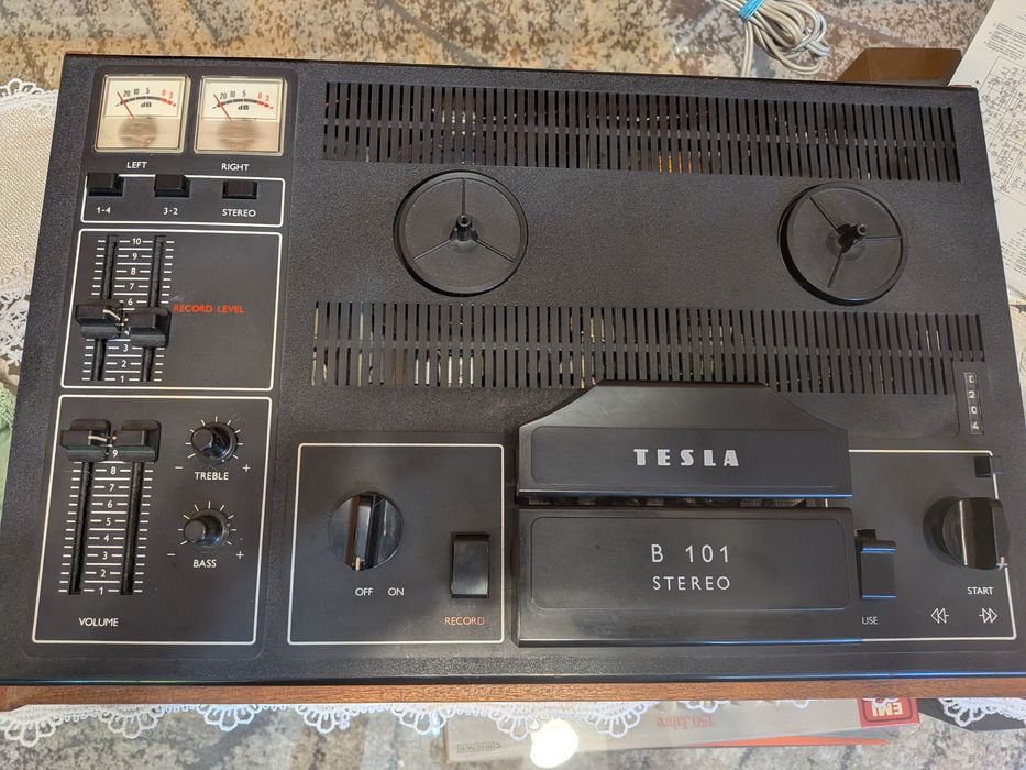 Magnetofon  Tesla B101 Stereo  foarte RAR!